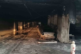 Sancaktepe’de oto galericiler sitesinde çıkan yangının bıraktığı hasar böyle görüntülendi