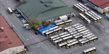 İETT garajları otobüs mezarlığına dönüştü, yanan otobüsler havadan görüntülendi