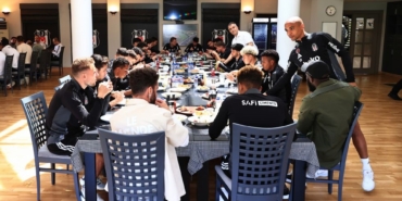 Beşiktaş Başkanı Serdal Adalı, Futbol A Takımı ile buluştu