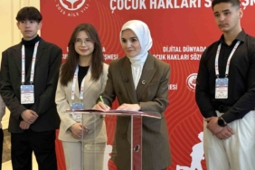 Aile ve Sosyal Hizmetler Bakanı Göktaş, "Dijital Dünyada Çocuk Hakları Sözleşmesi"nin ilk imzasını attı