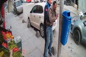 Sultangazi’de Zabıtadan genç adama hayat kurtaran heimlich manevrası