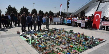 Öğrenciler 23 Nisan coşkusu ile Lego şehir inşa ettiler