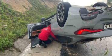 Balıkesir’de otobanda araç takla attı: 4 kişi yaralandı