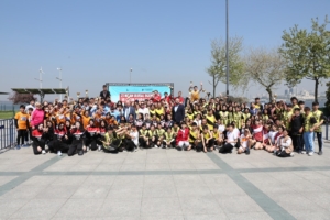 Küçükçekmeceli çocuklar 23 Nisan için koştu