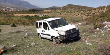 Bilecik’te kontrolden çıkan otomobil şarampole yuvarlandı: 2 yaralı