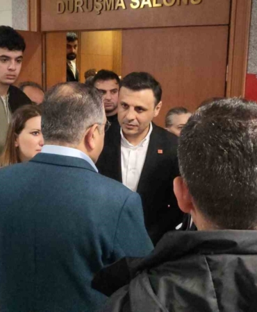 İzinsiz yürüyüşlere katılarak provokatif paylaşım yaptıkları iddia edilen 90 sanığın yargılanmasına başlandı