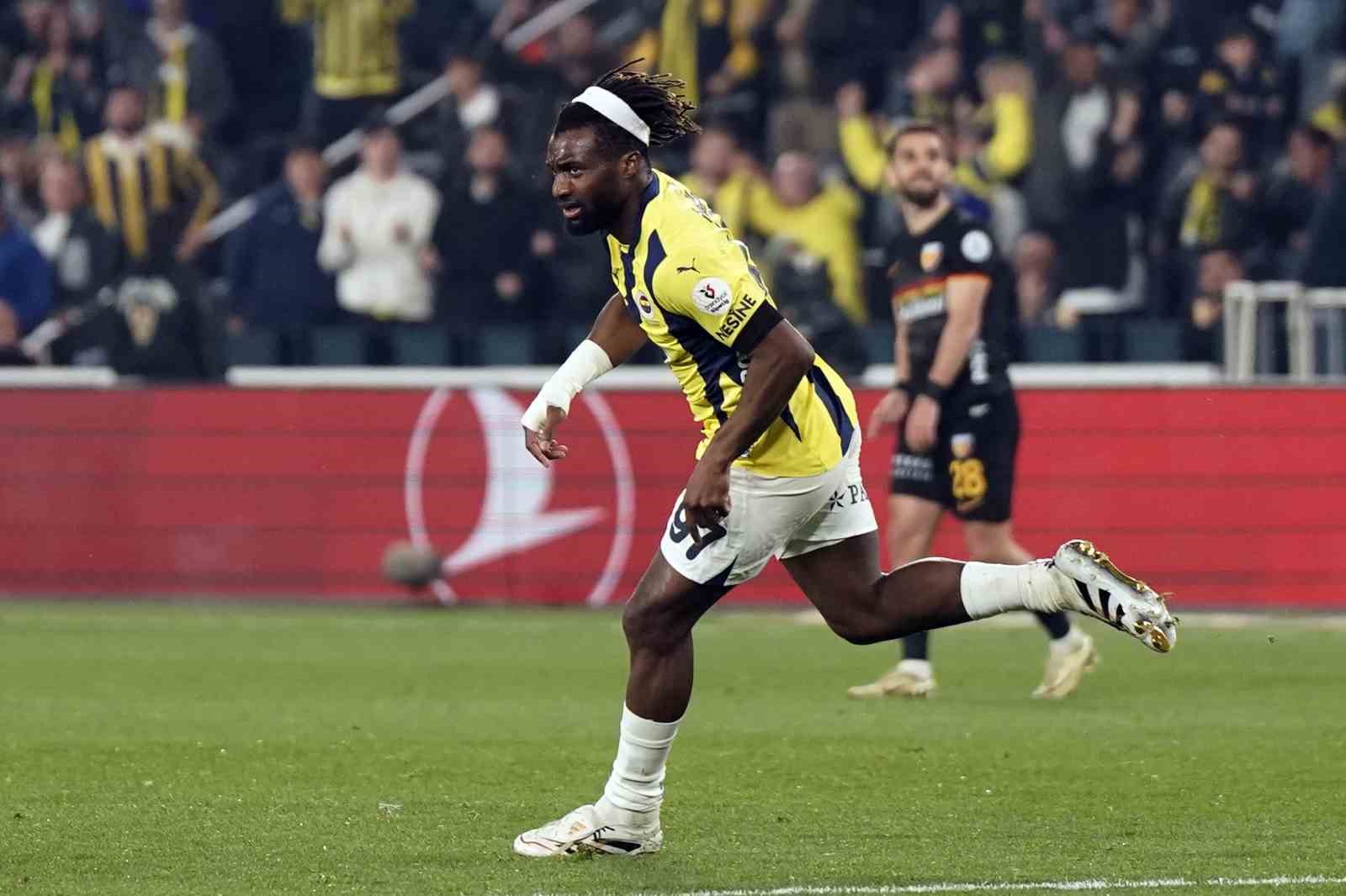 Allan Saint Maximin 4. golüne imza attı