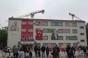 Toz, toprak ve vinçlerin arasında 2 yıldır zorlukla devam eden eğitim..