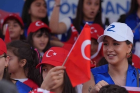 Rönesans Gönüllüleri 23 Nisan’ı deprem bölgesindeki çocuklar ile kutladı