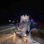 Farları kapalı olan otomobile arkadan çarptı: 5 kişi yaralandı