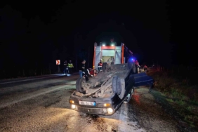 Farları kapalı olan otomobile arkadan çarptı: 5 kişi yaralandı