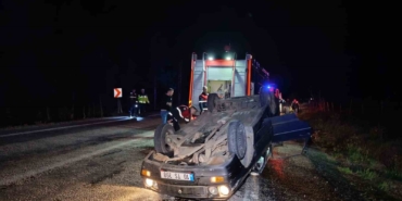 Farları kapalı olan otomobile arkadan çarptı: 5 kişi yaralandı