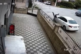 İlginç kaza: Otomobile çarptıktan sonra kaçtı