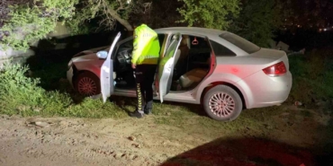 "Dur" ihtarına uymayıp 15 kilometre kaçtı, kaza yapınca yakalandı