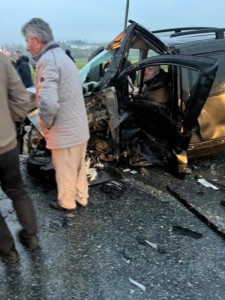 Arnavutköy’de iki otomobil çarpıştı: 1 ölü, 3 yaralı