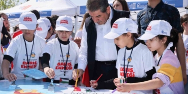 Esenler’de Barış Ekmeği Festivali renkli başladı