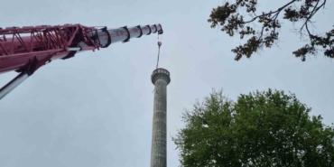 Beylikdüzü’nde Bakırcılar Sanayi Camii’nin eskiyen minaresi kontrollü olarak yıkıldı