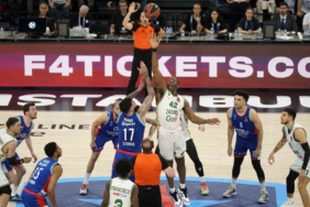 A. Efes, EuroLeague’de play-off’u garantiledi