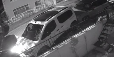 Avcılar’da park halindeki 8 araca çarpan sürücü kaçtı