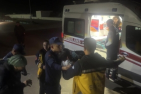 Gökçeada rahatsızlanan 8 yaşındaki çocuğun tıbbi tahliyesi Sahil Güvenlik ekiplerince gerçekleştirildi