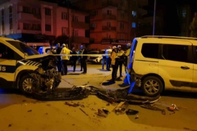 Polis aracının da karıştığı zincirleme kaza: 2 polis yaralı