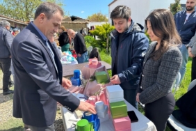 Burhaniye de Kaymakam Memiş tohum takasına katıldı