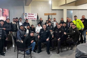 Sandalyeler havada uçuştu, kavga bir anda kutlamaya döndü