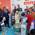 Esenler’de 8 ülkeden gelen çocuklar barış ekmeği pişirdi