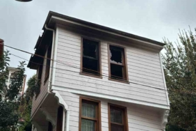 Sarıyer’de ahşap binada korkutan yangın: Muhtar yangını canlı yayınla duyurdu