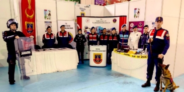 İnegöl’de gerçekleşen fuarda jandarma yer aldı