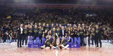 AXA Sigorta Kadınlar Kupa Voley’de kazanan Fenerbahçe