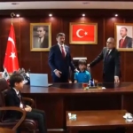 Bahçelievler Belediyesi’nde 23 Nisan töreni sırasında depreme yakalandılar
