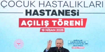 Cumhurbaşkanı Erdoğan: "Ana muhalefetin genel başkanının yüzü kızarması gerekirken sağa sola siyasi ahlak dersi vermeye kalkıyor"