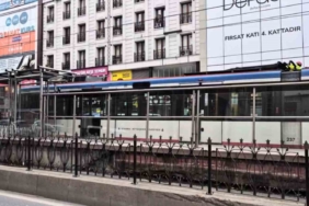 Sultangazi’de tramvay seferleri durdu, yoğunluk yaşandı