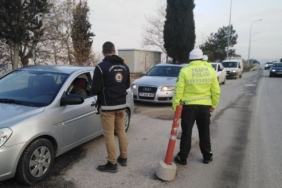 Bilecik’te araması olan 2 şüpheli yakalandı