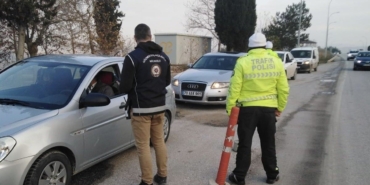 Bilecik’te araması olan 2 şüpheli yakalandı