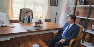 Edremit’te beklenen müdür koltuğuna oturdu