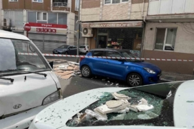 Çorlu’da binanın dış cephesi çöktü