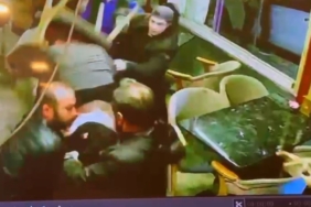 Pastanede küfürlü konuştuğu için uyarılan şahıslar, işletme sahibi ve arkadaşlarını darp etti