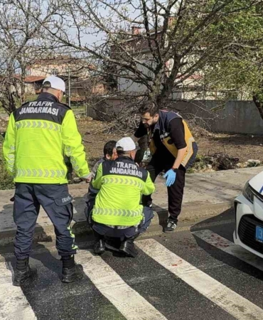 Arnavutköy’de kamyonet ile kamyon çarpıştı: 2 yaralı