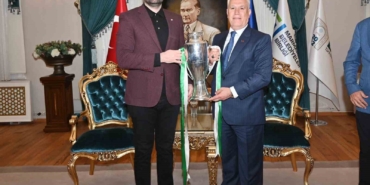 Bursaspor Başkanı Enes Çelik’ten Başkan Mustafa Bozbey’e teşekkür ziyareti