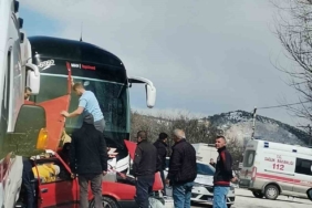 Yolcu otobüsü ile otomobil çarpıştı: 1 ölü, 1 ağır yaralı