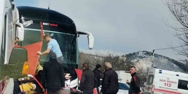 Yolcu otobüsü ile otomobil çarpıştı: 1 ölü, 1 ağır yaralı