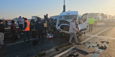 İki servis çarpıştı: 18 yaralı