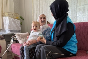 Sakarya’nın 105 yaşındaki çınarına tebessüm oldular