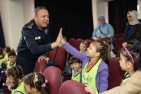 Minik öğrenciler polis teşkilatı hakkında bilgi aldı