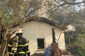 Mangal için yakılan barbekü çatı yangınına neden oldu