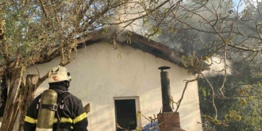 Mangal için yakılan barbekü çatı yangınına neden oldu