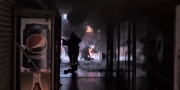 Sultangazi’de ayakkabı mağazasında yangın