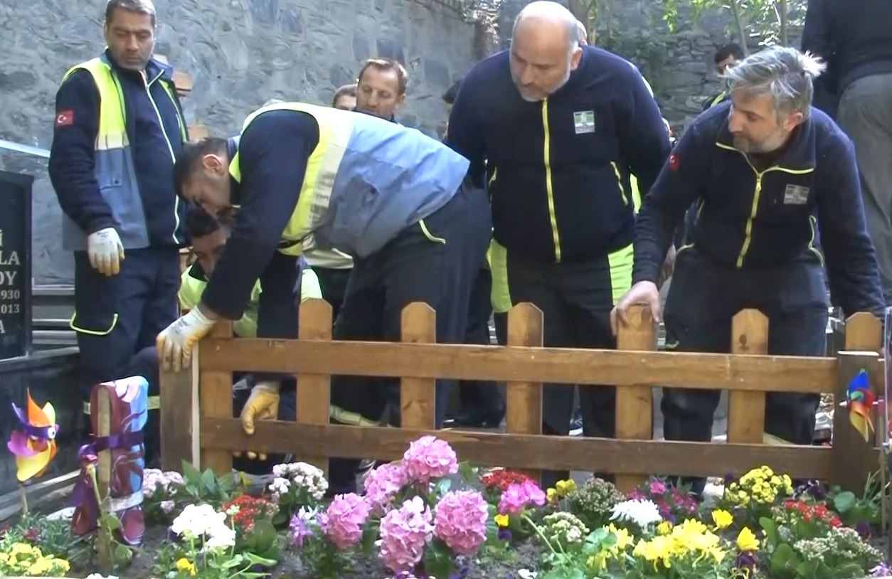 İtalyan şefin oğlu Mattia Ahmet Minguzzi’nin tahrip edilen mezarı onarıldı